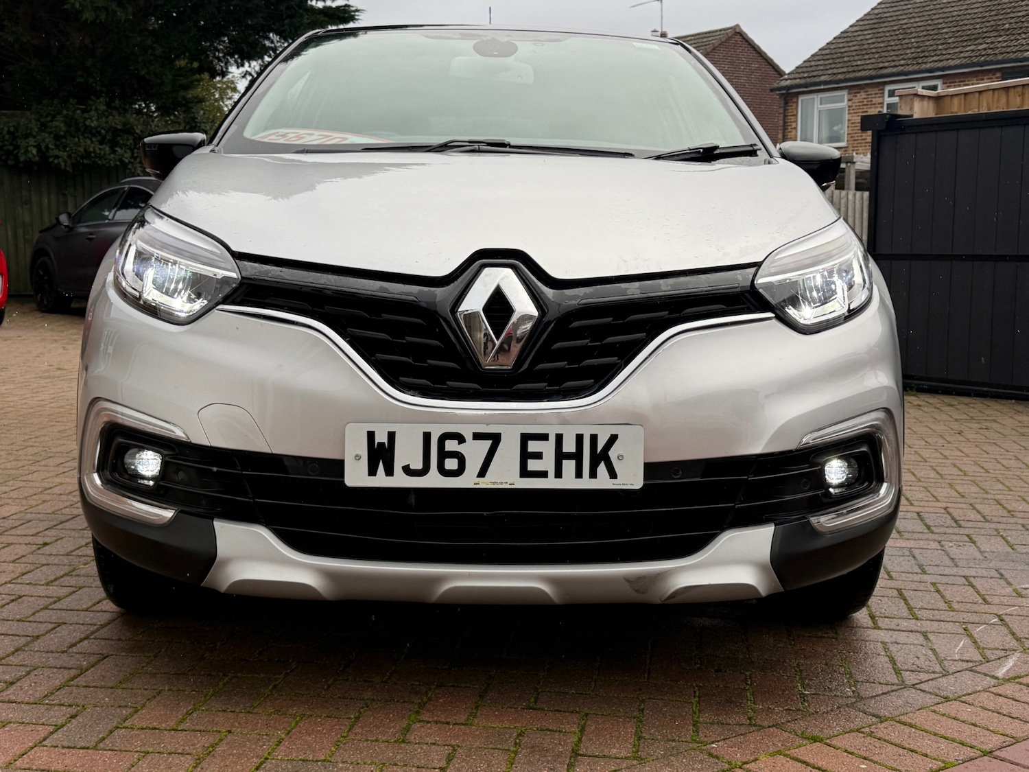 Used Renault Captur 2017 for sale - 76497710: Photo 2