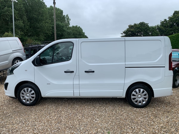 Used Vauxhall Vivaro 2016 for sale - 70667966: Photo 2