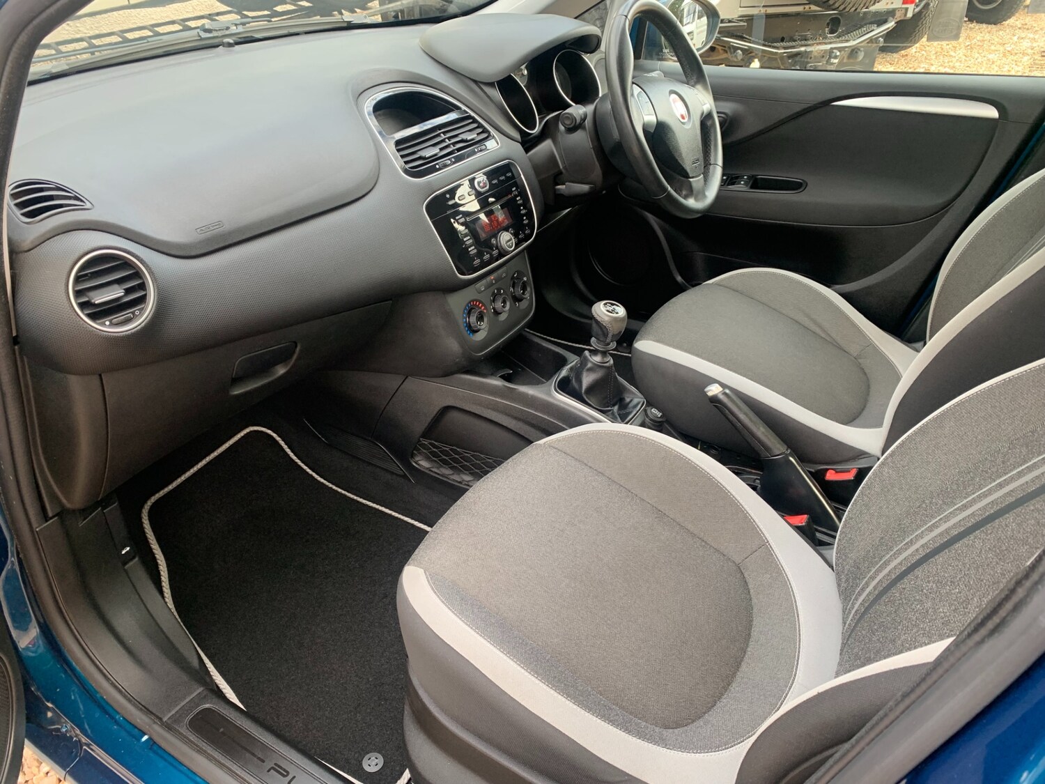 Used Fiat Punto 2012 for sale - 76063547: Photo 11