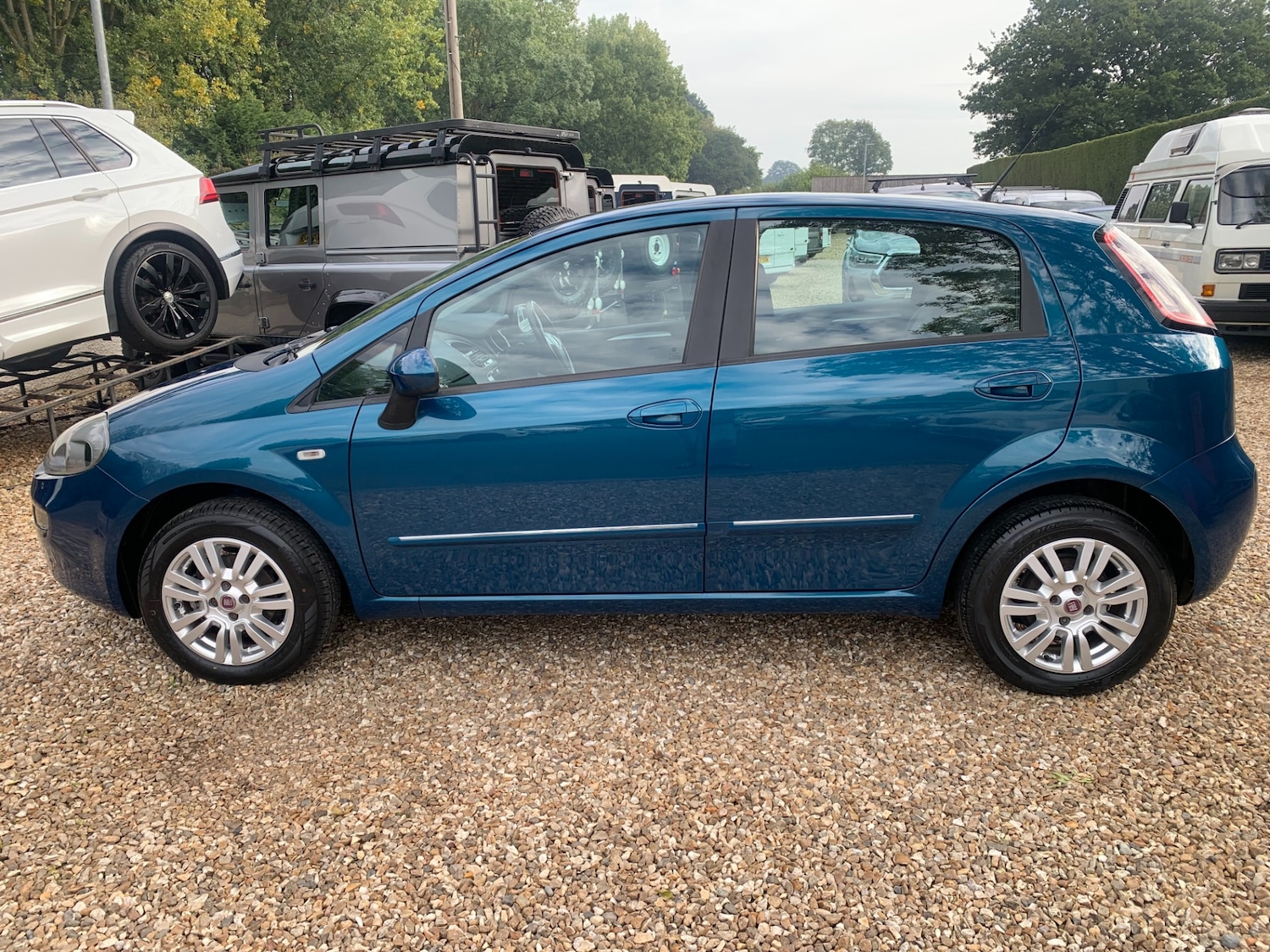 Used Fiat Punto 2012 for sale - 76063547: Photo 2
