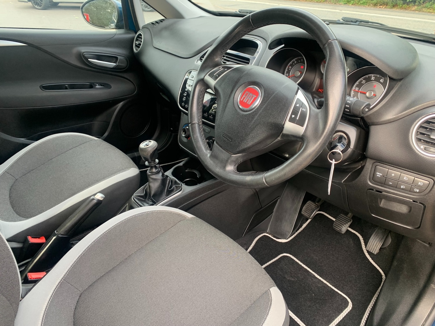 Used Fiat Punto 2012 for sale - 76063547: Photo 3