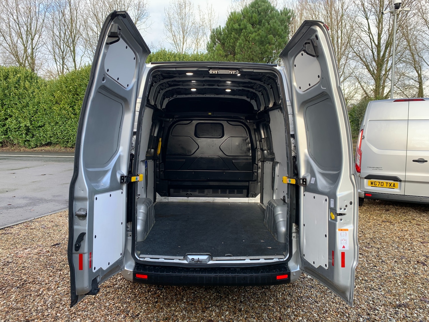 Used Ford Transit Custom 2020 for sale - 77365172: Photo 4