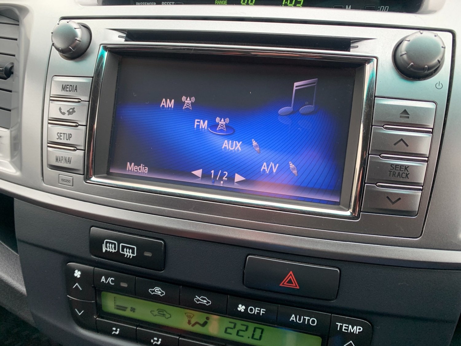 Used Toyota Hilux 2015 for sale - 77570270: Photo 25