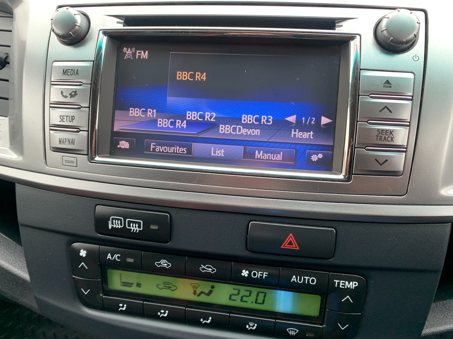 Used Toyota Hilux 2015 for sale - 77570270: Photo 26