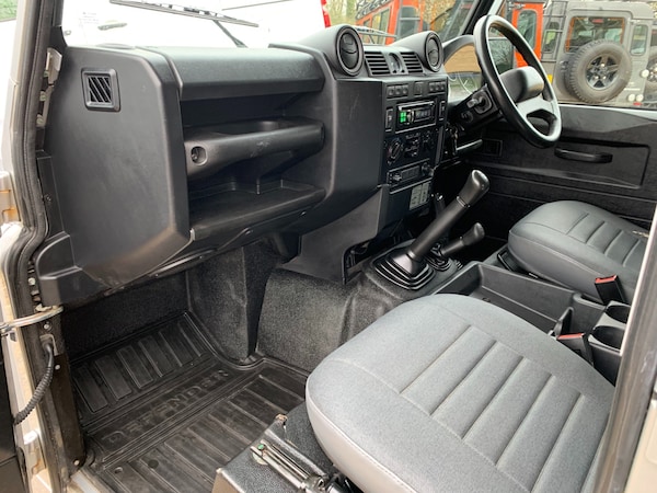 Used Land Rover Defender 2015 for sale - 73947689: Photo 11