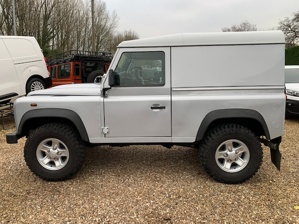 Used Land Rover Defender 2015 for sale - 73947689: Photo 2