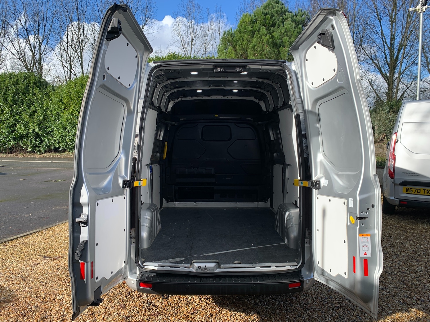 Used Ford Transit Custom 2020 for sale - 77528380: Photo 4