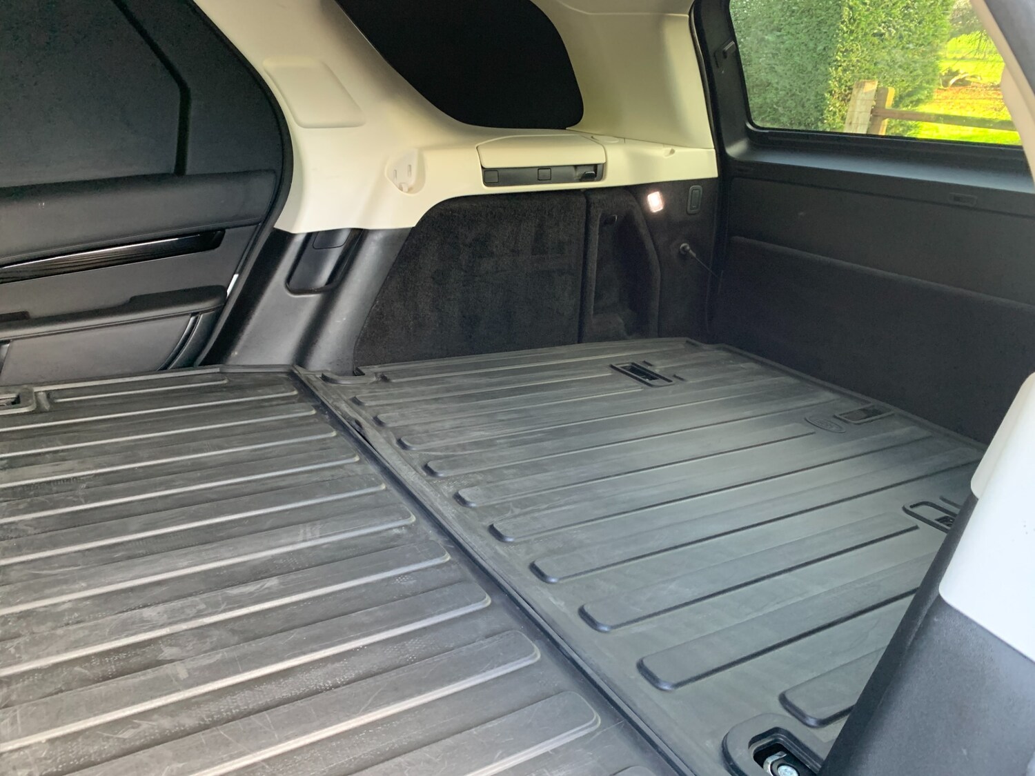 Used Land Rover Discovery 2022 for sale - 76234661: Photo 19