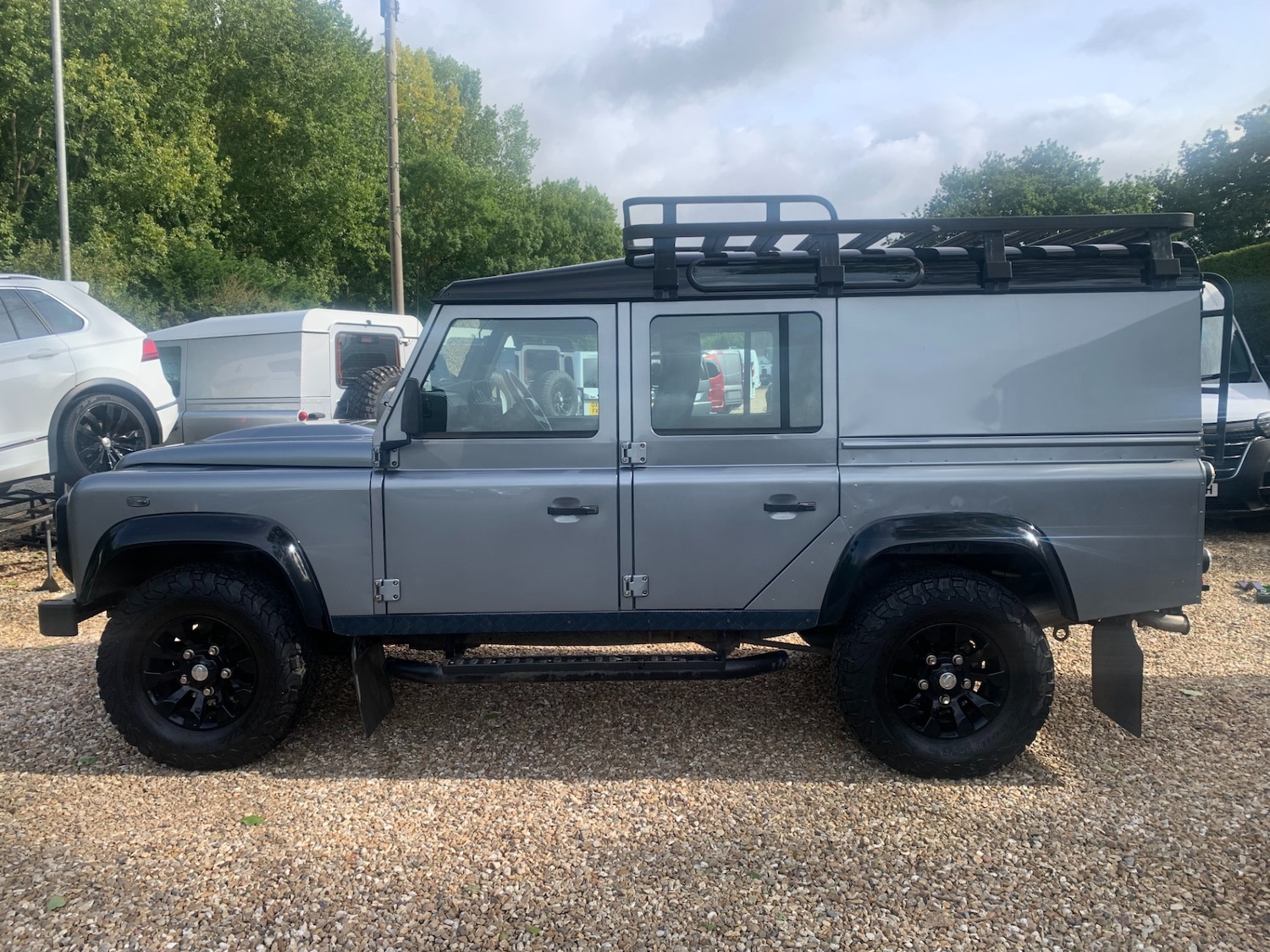 Used Land Rover Defender 2012 for sale - 75983672: Photo 2