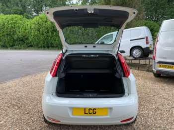 Used Fiat Punto 2016 for sale - 74779368: Photo