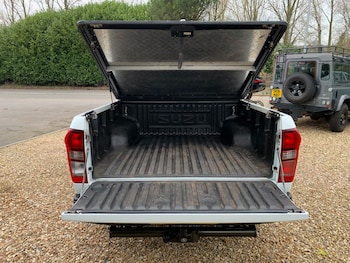 Used Isuzu D-Max 2017 for sale - 78325638: Photo