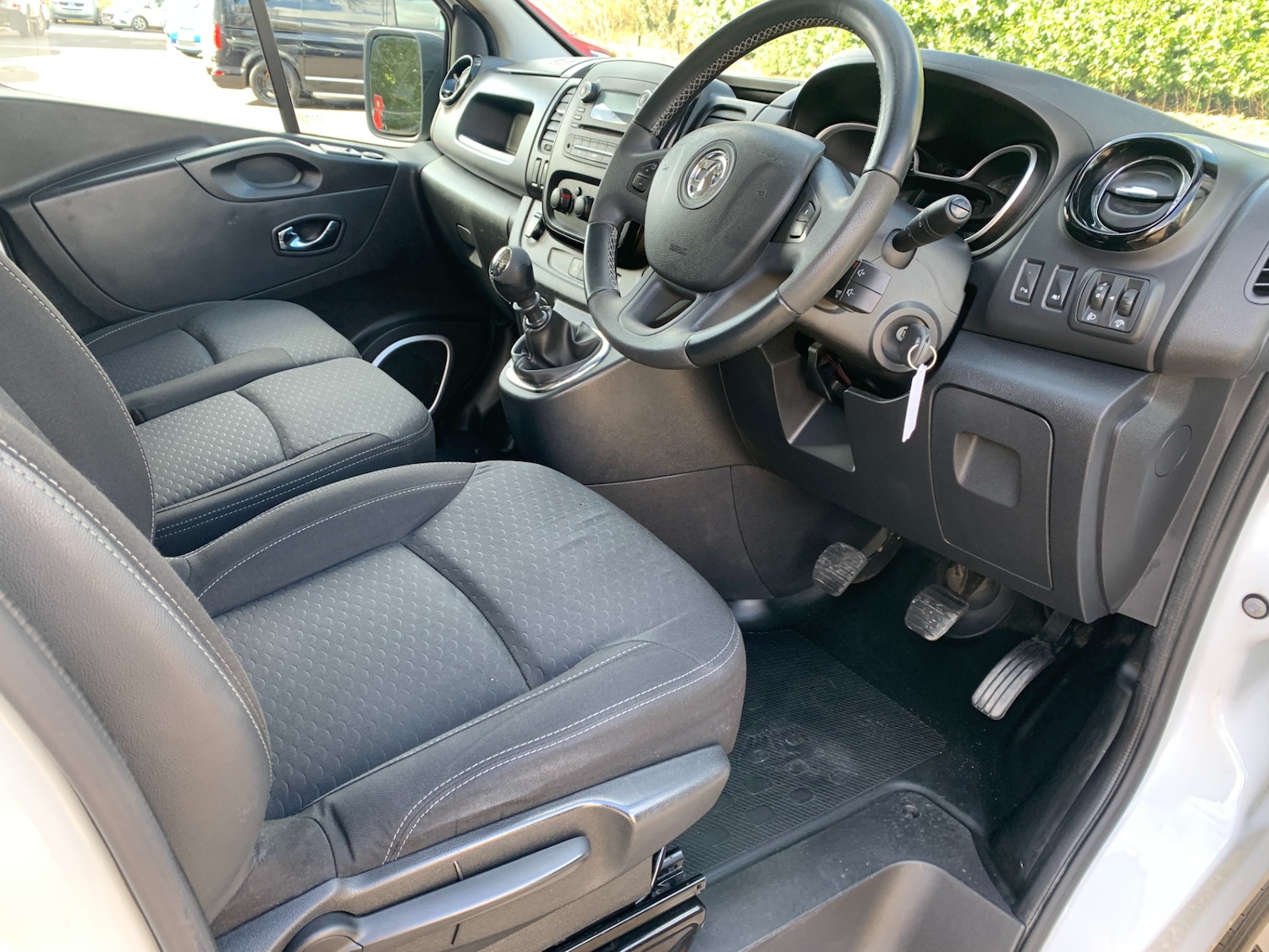 Used Vauxhall Vivaro 2019 for sale - 77834290: Photo 3