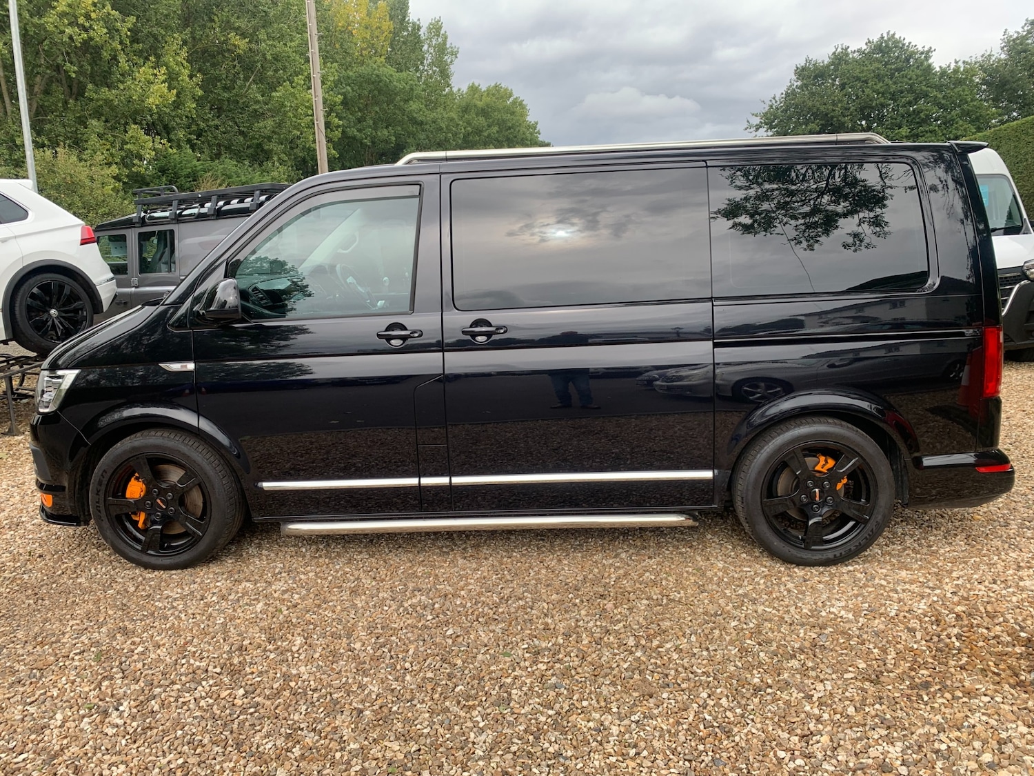 Used Volkswagen Caravelle 2016 for sale - 76142362: Photo 2