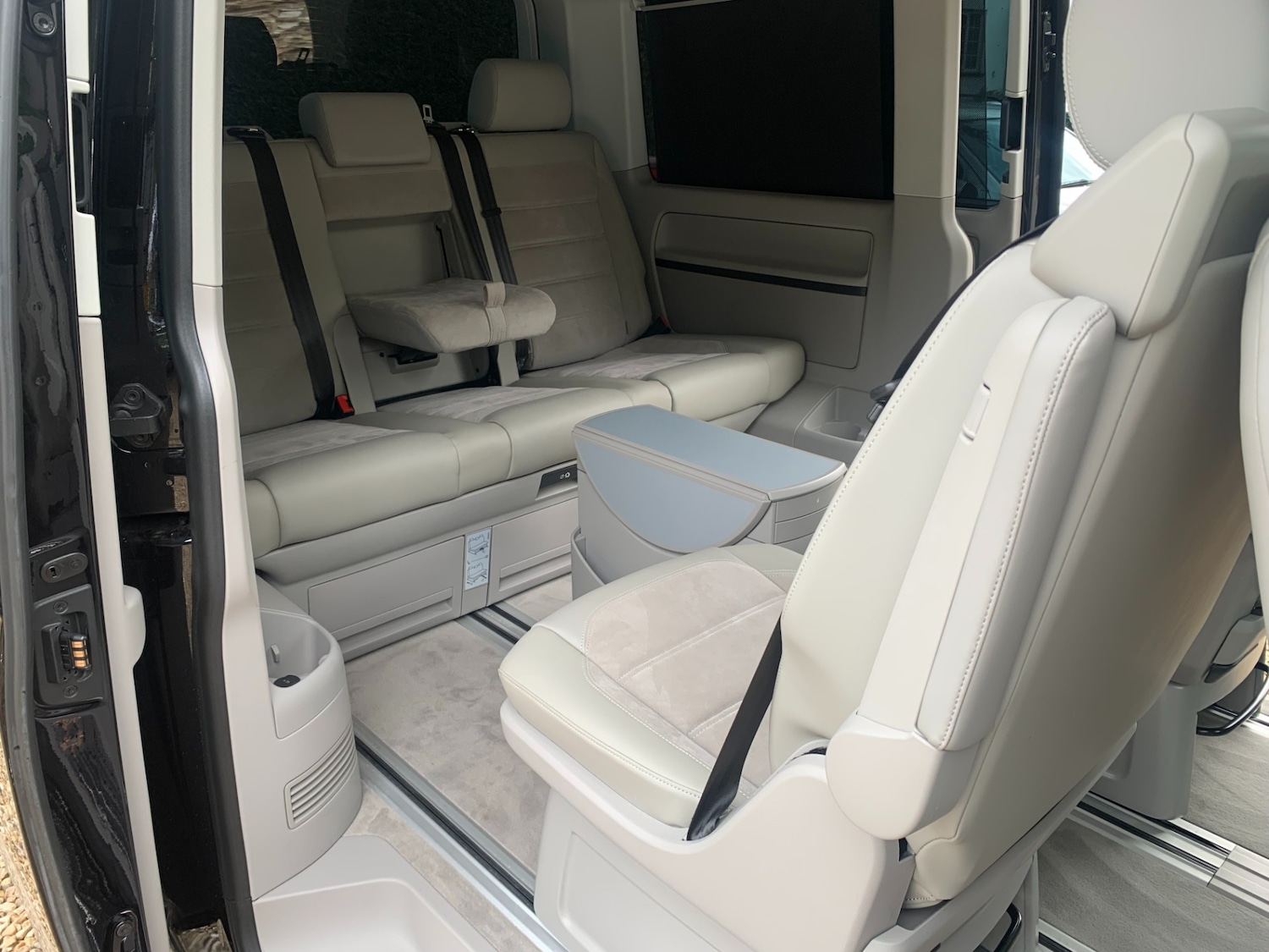 Used Volkswagen Caravelle 2016 for sale - 76142362: Photo 25