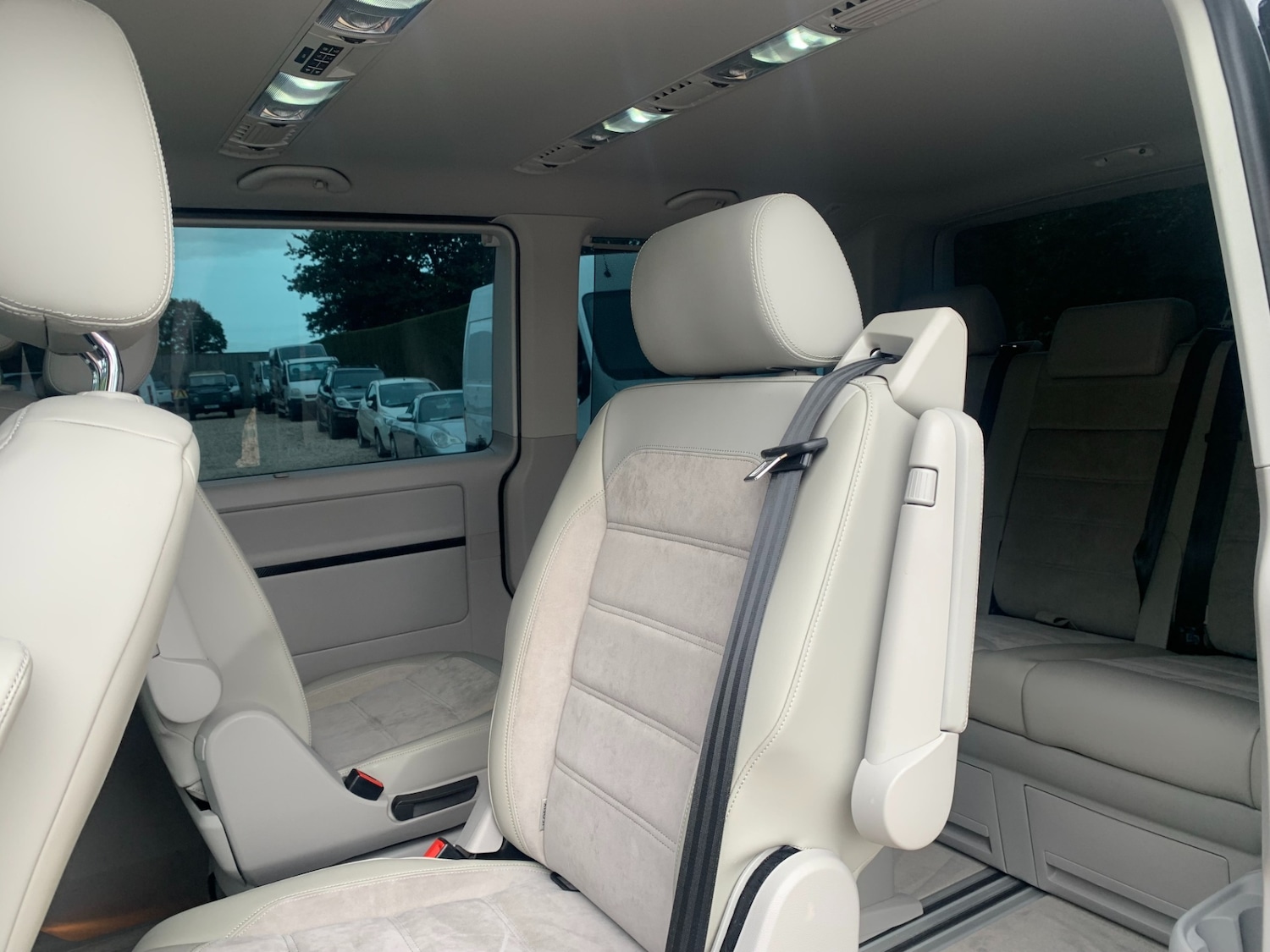 Used Volkswagen Caravelle 2016 for sale - 76142362: Photo 27