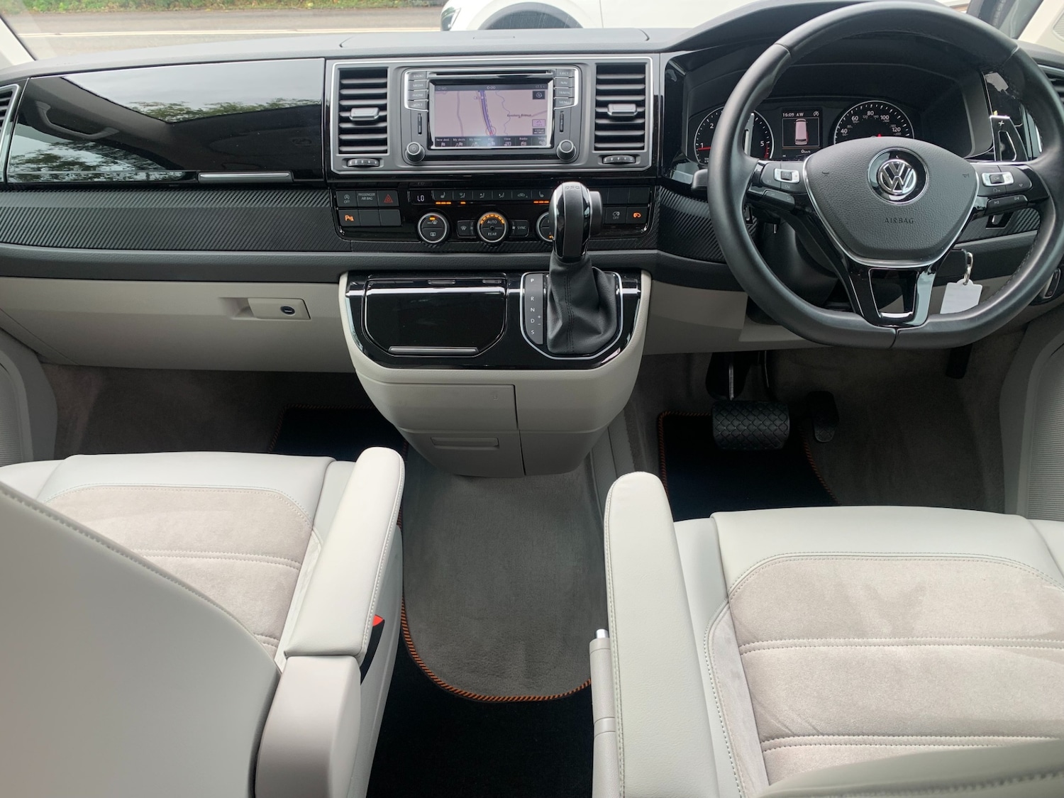 Used Volkswagen Caravelle 2016 for sale - 76142362: Photo 30