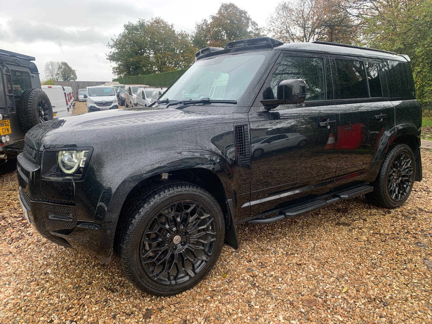 Used Land Rover Defender 2024 for sale - 76567892: Photo 1