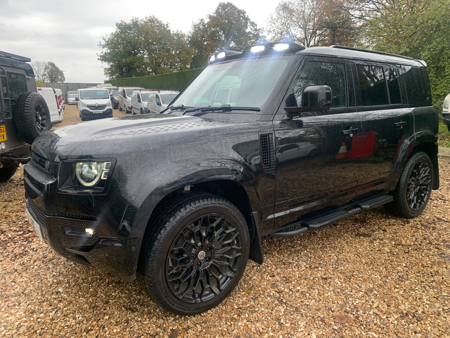 Used Land Rover Defender 2024 for sale - 76567892: Photo 7