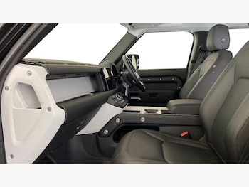 Used Land Rover Defender 2025 for sale - 77841131: Photo