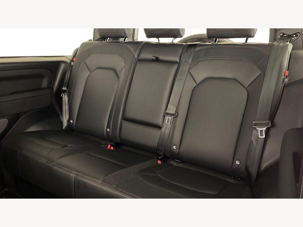 Used Land Rover Defender 2023 for sale - 78005341: Photo 4