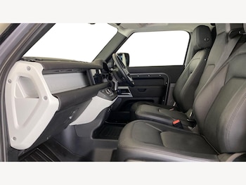 Used Land Rover Defender 2024 for sale - 78290207: Photo