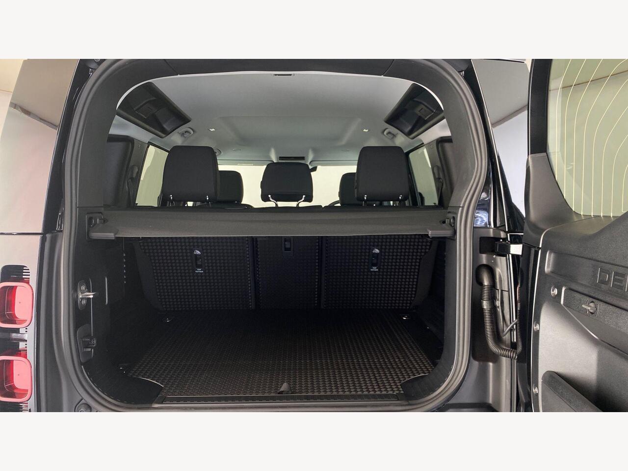 Used Land Rover Defender 2025 for sale - 76679118: Photo 10