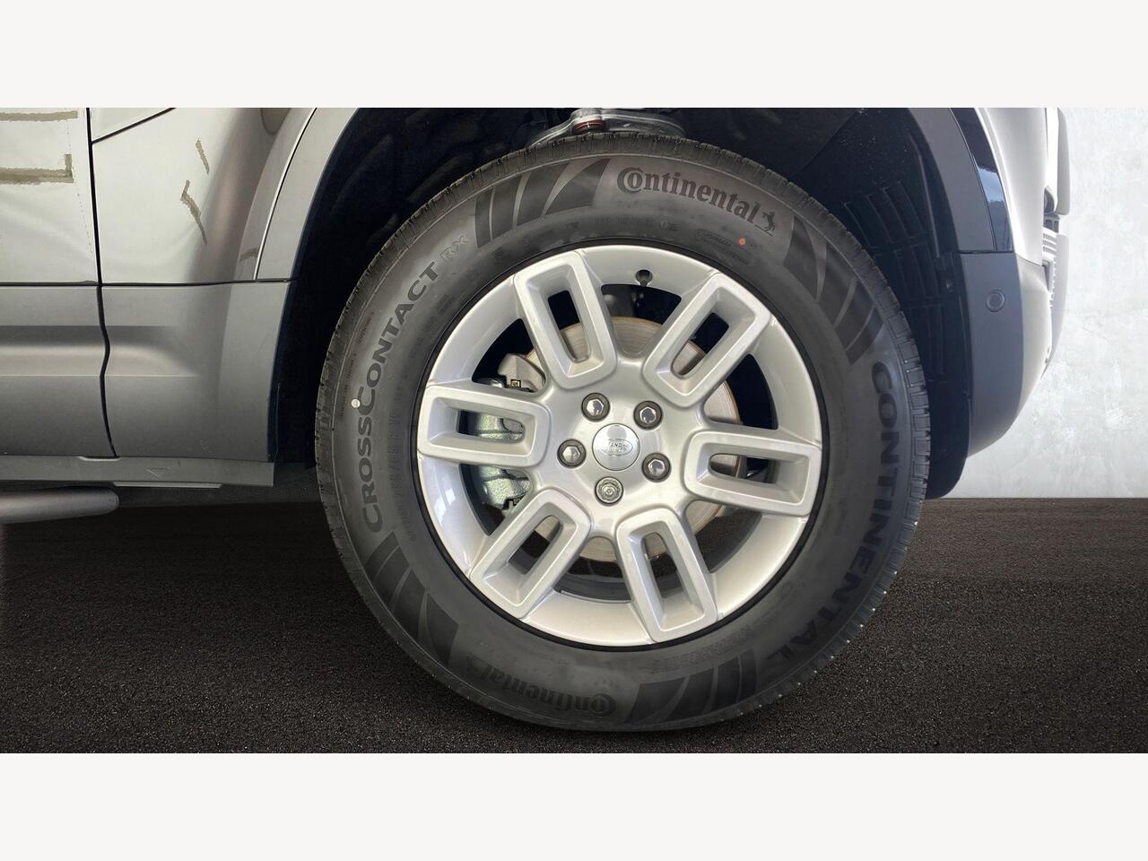 Used Land Rover Defender 2025 for sale - 76679118: Photo 8