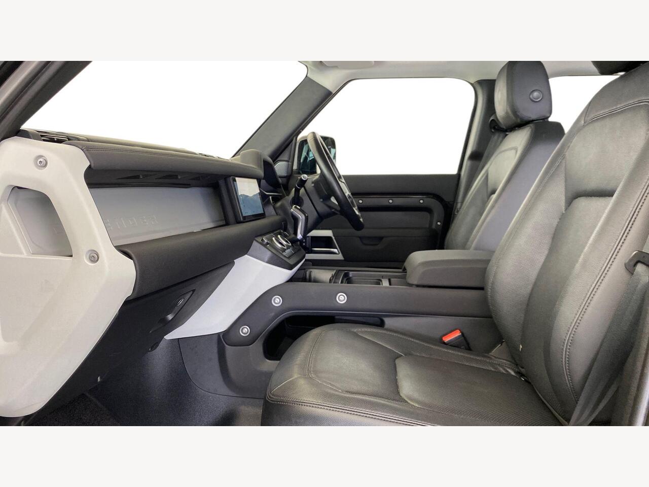 Used Land Rover Defender 2022 for sale - 76675263: Photo 4