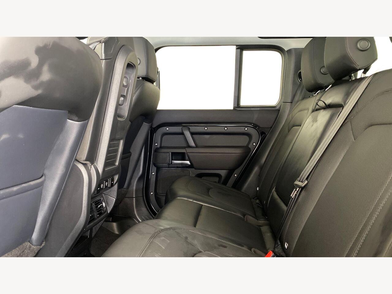 Used Land Rover Defender 2025 for sale - 78139254: Photo 4