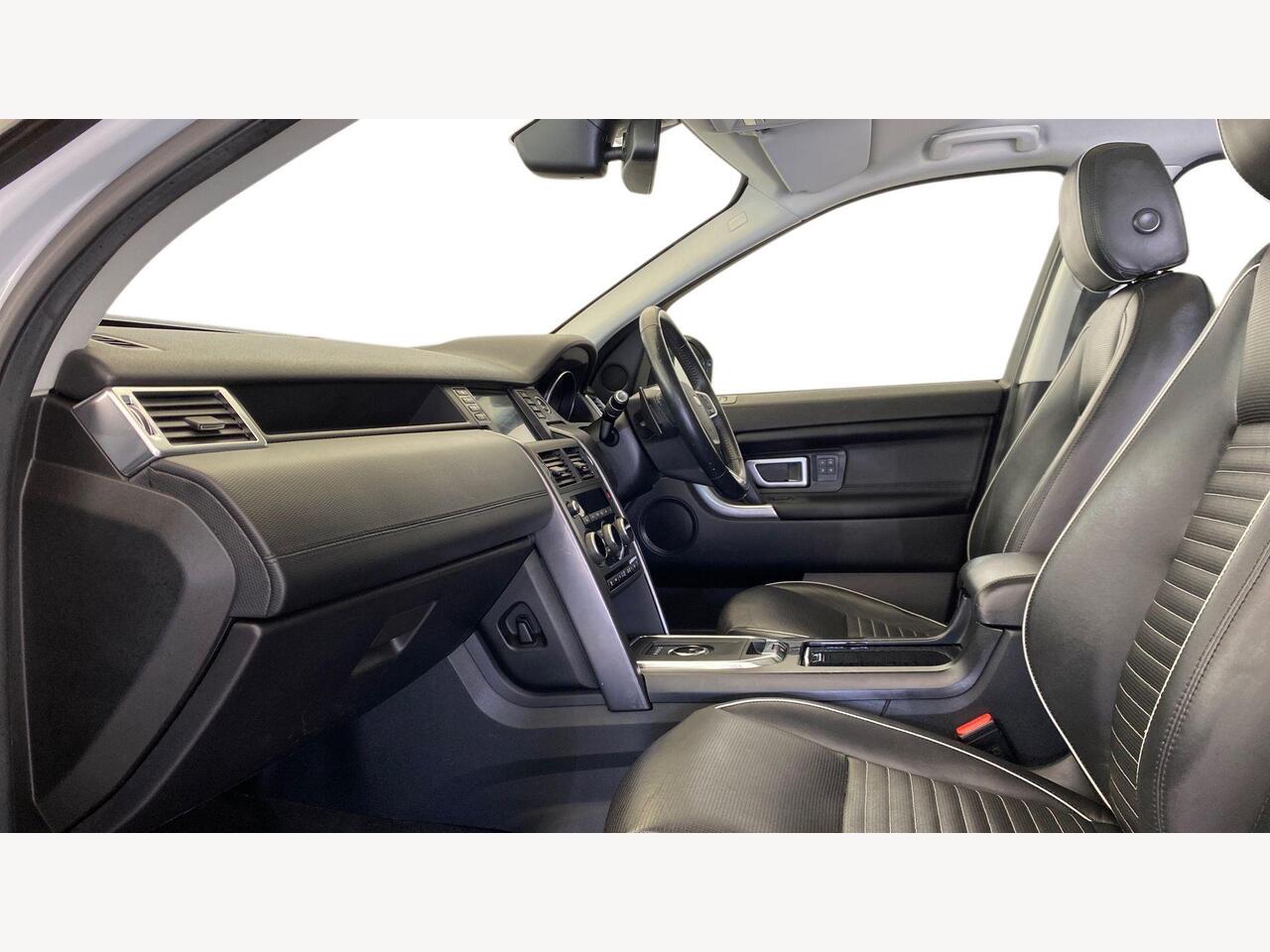 Used Land Rover Discovery Sport 2018 for sale - 78158868: Photo 3