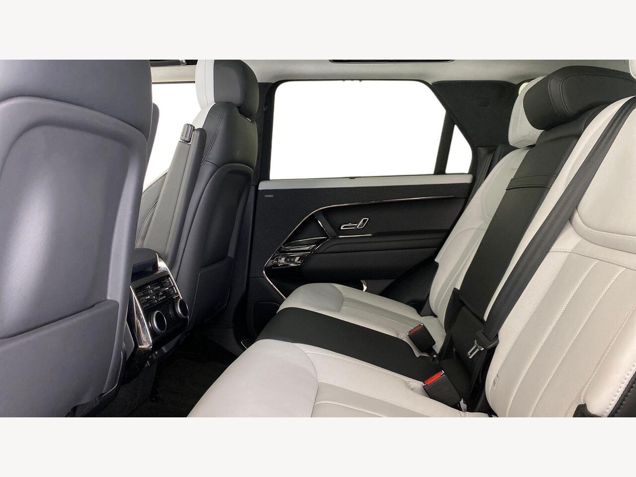 Used Land Rover Range Rover Sport 2024 for sale - 77480093: Photo 4