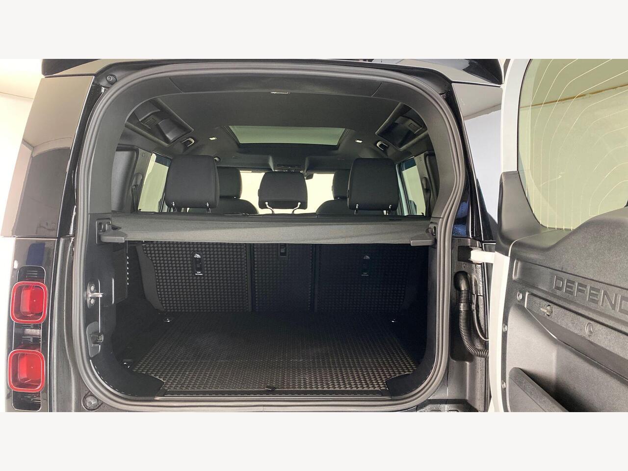 Used Land Rover Defender 2025 for sale - 77427999: Photo 10