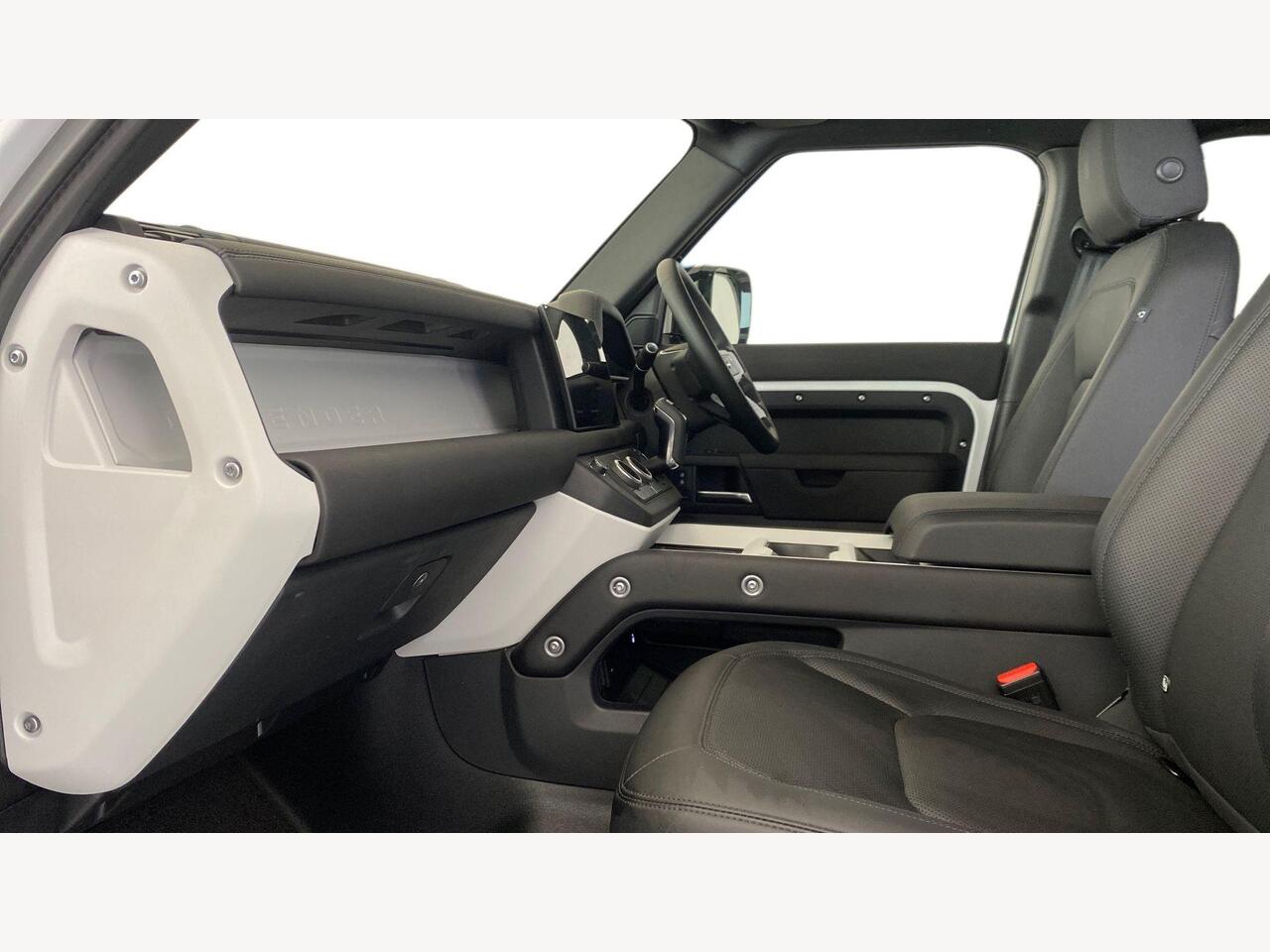 Used Land Rover Defender 2025 for sale - 77427999: Photo 3