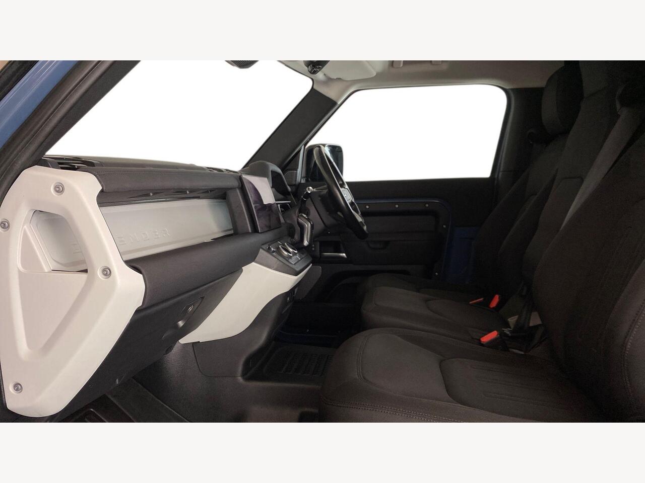 Used Land Rover Defender 2021 for sale - 77050857: Photo 4