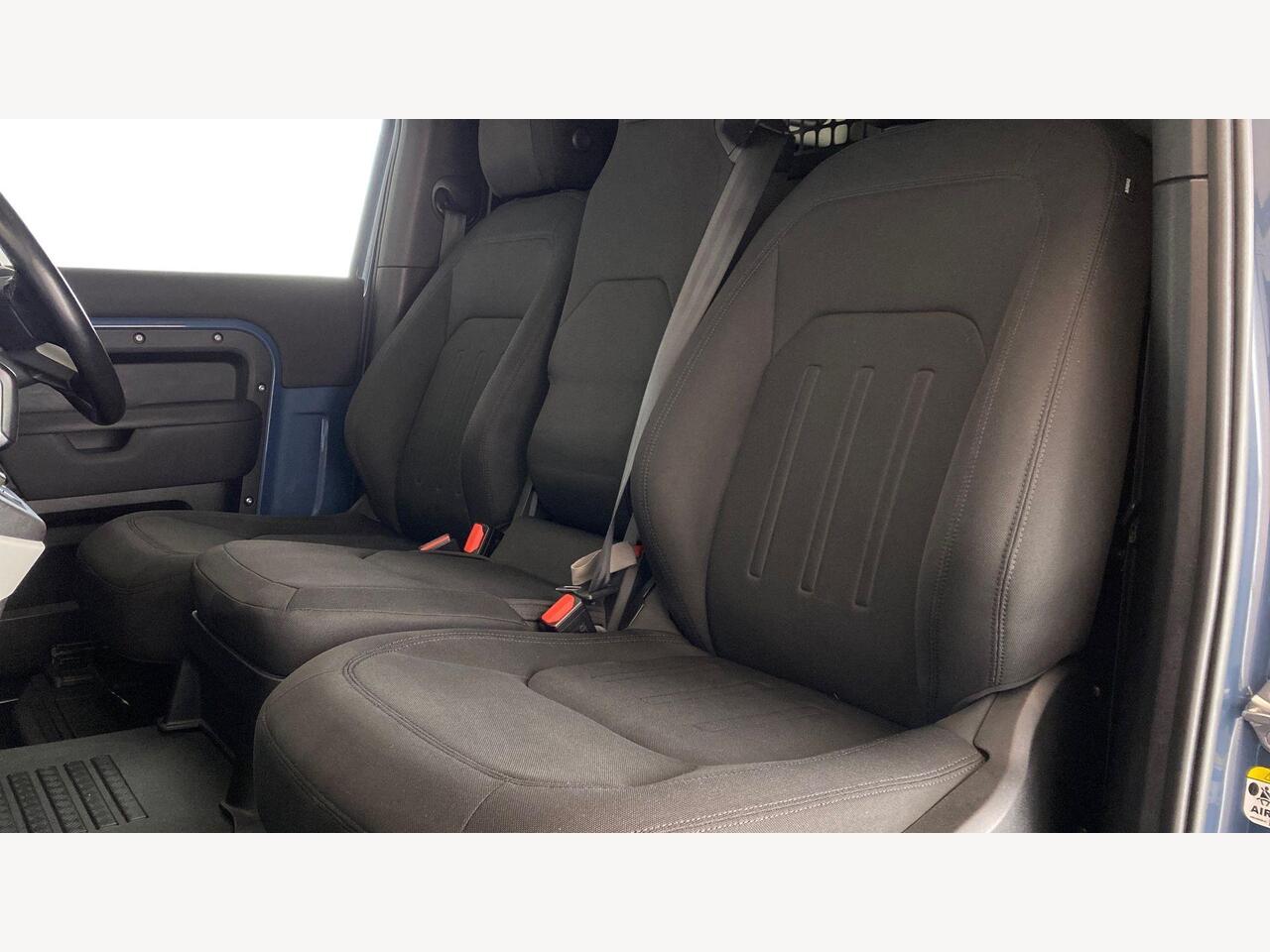 Used Land Rover Defender 2021 for sale - 77050857: Photo 5