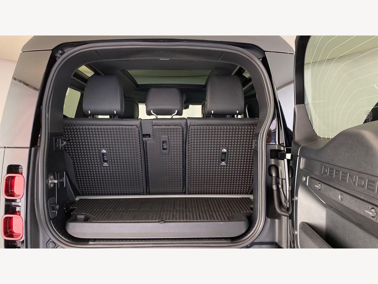 Used Land Rover Defender 2025 for sale - 76680289: Photo 10