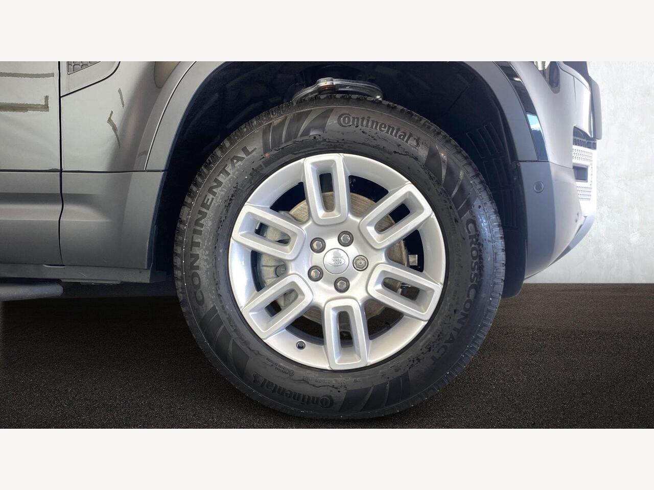 Used Land Rover Defender 2025 for sale - 76679159: Photo 8