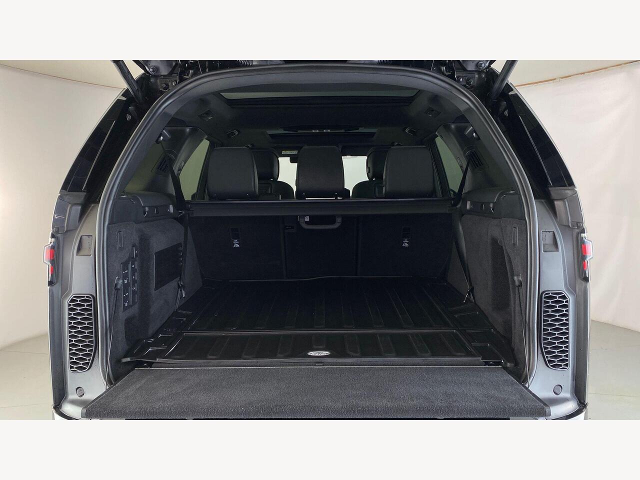 Used Land Rover Discovery 2023 for sale - 77268960: Photo 10