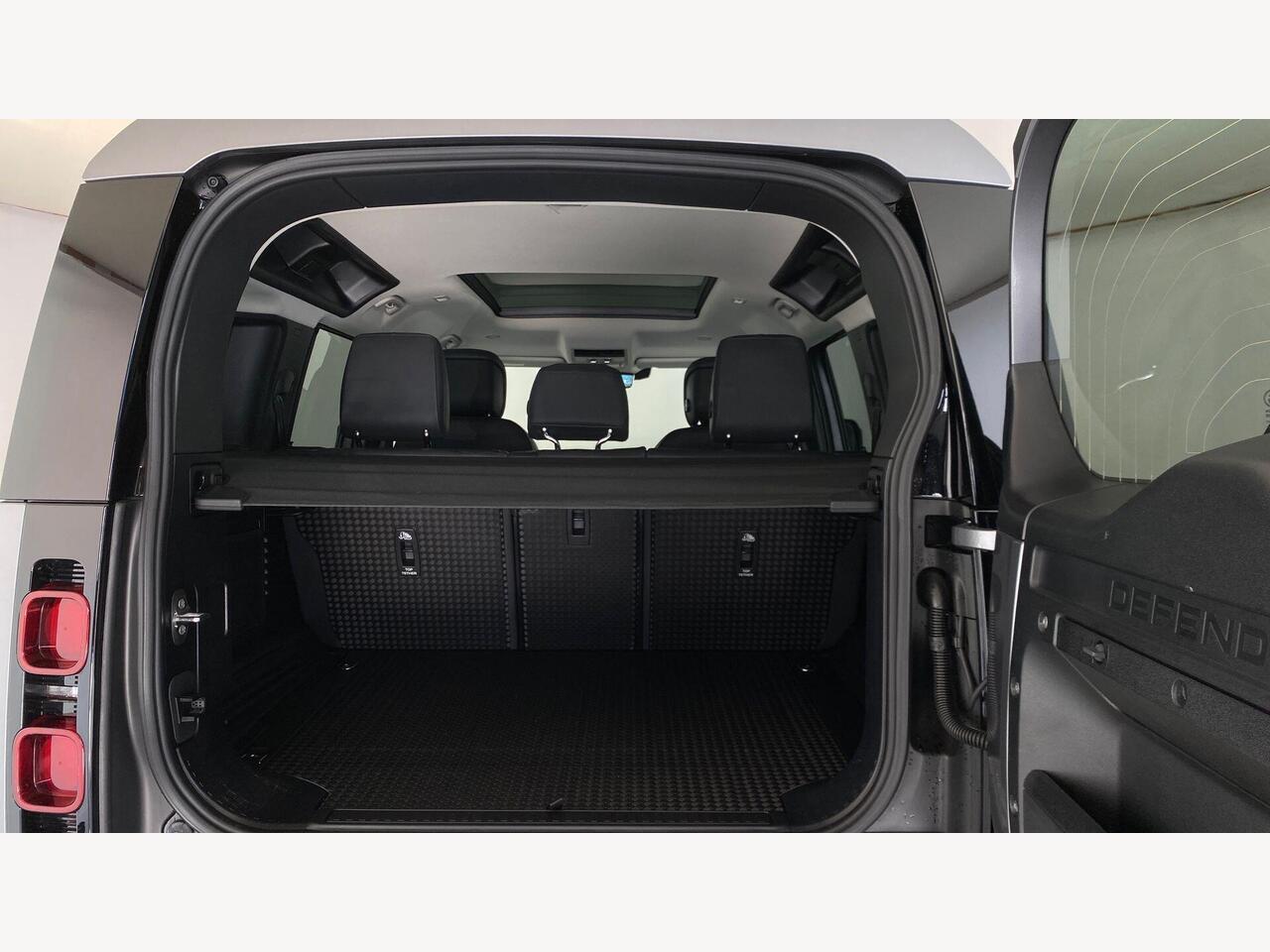 Used Land Rover Defender 2024 for sale - 76676990: Photo 10