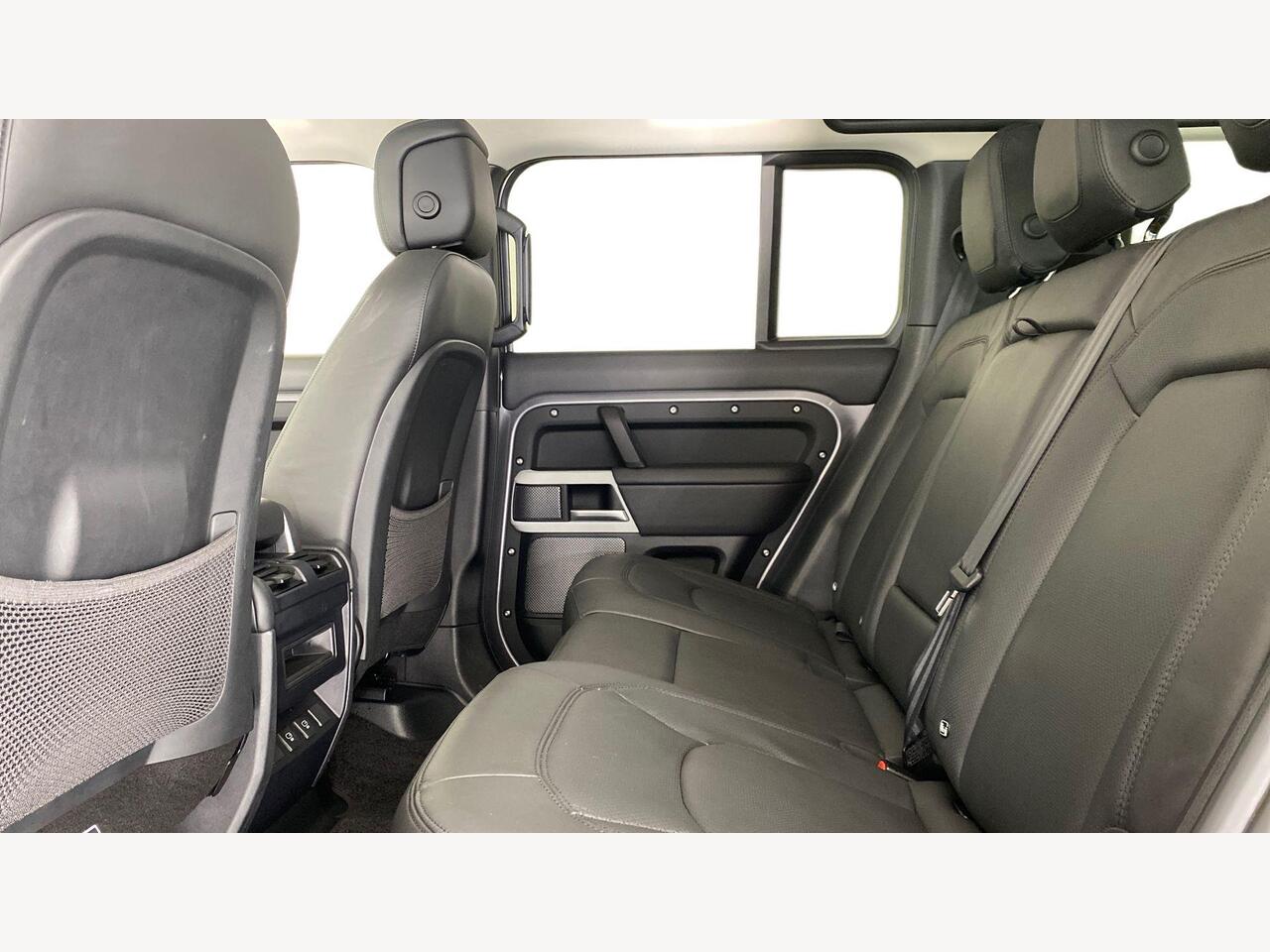 Used Land Rover Defender 2024 for sale - 76676990: Photo 4