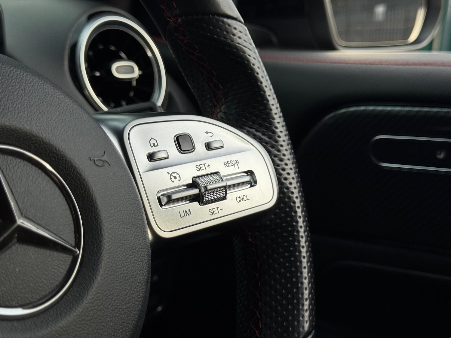 Used Mercedes-Benz GLB 2021 for sale - 76989979: Photo 25