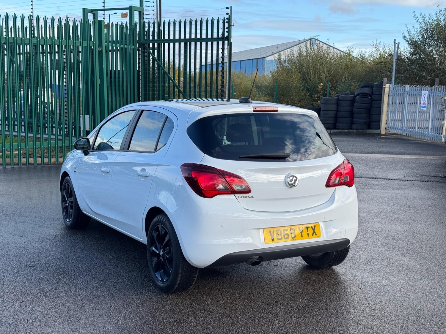 Used Vauxhall Corsa 2019 for sale - 76990203: Photo 2