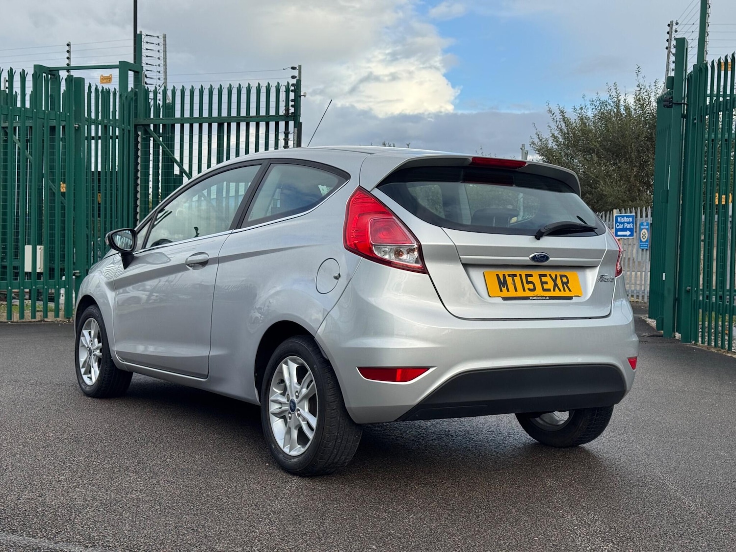 Used Ford Fiesta 2015 for sale - 76337025: Photo 2
