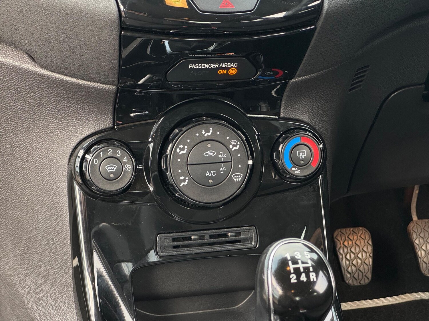 Used Ford Fiesta 2015 for sale - 76337025: Photo 21