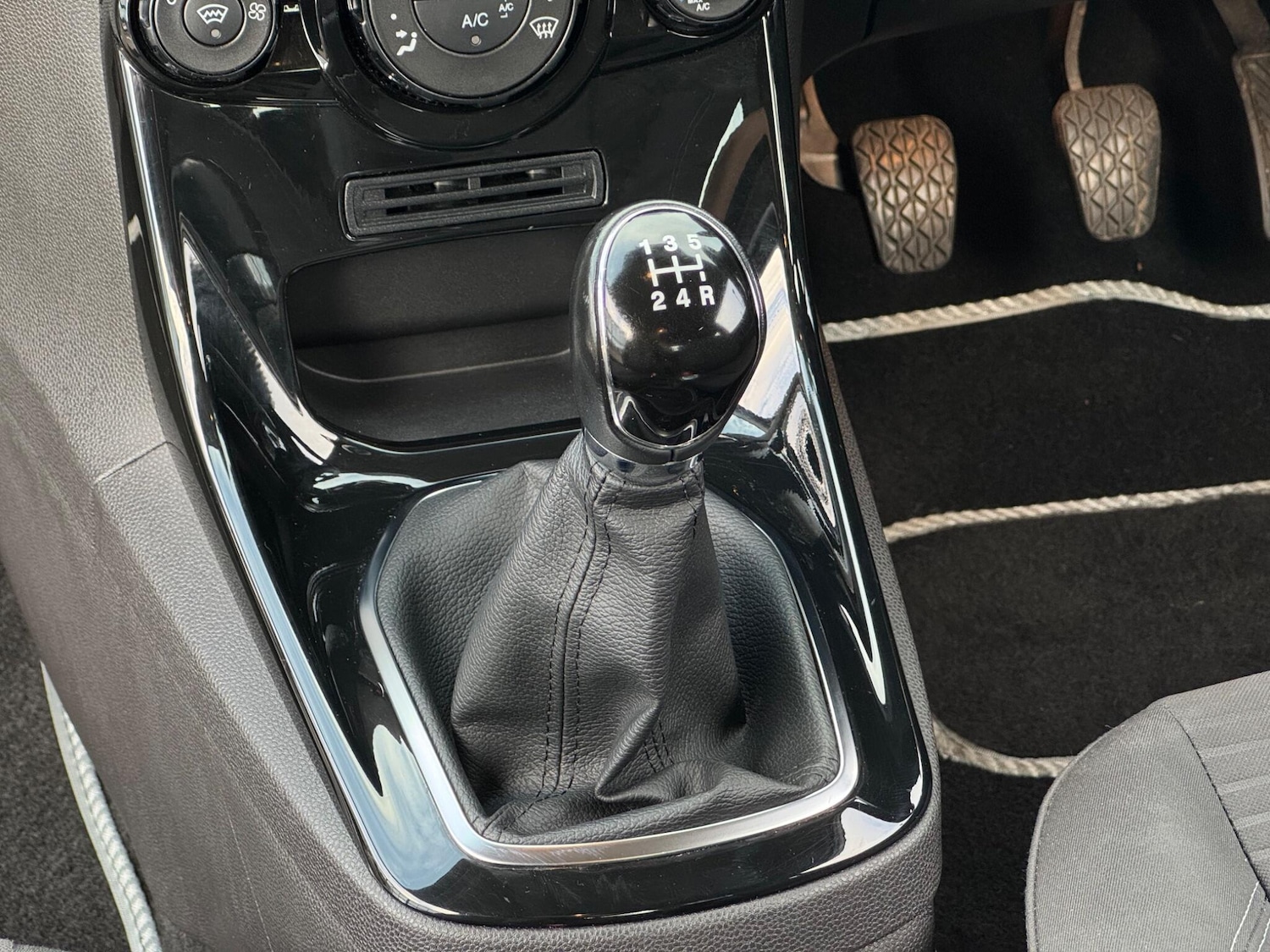 Used Ford Fiesta 2015 for sale - 76337025: Photo 22