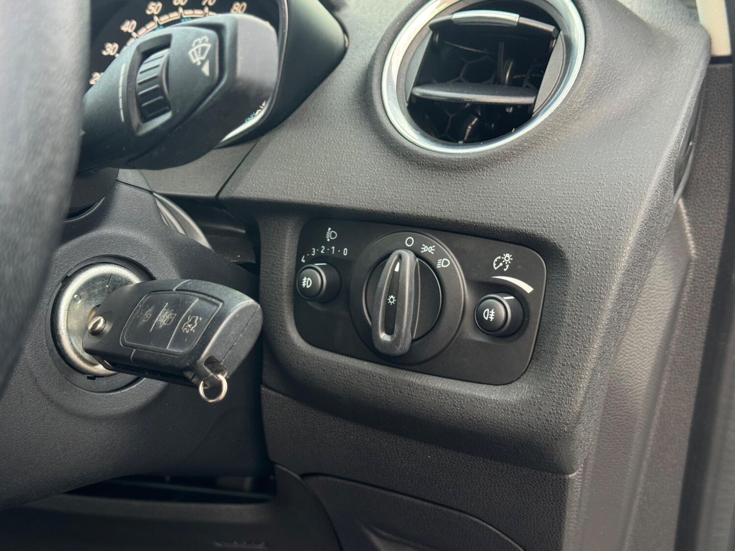 Used Ford Fiesta 2015 for sale - 76337025: Photo 25