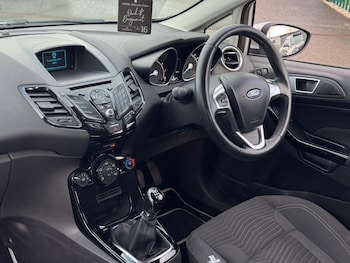 Used Ford Fiesta 2015 for sale - 76337025: Photo