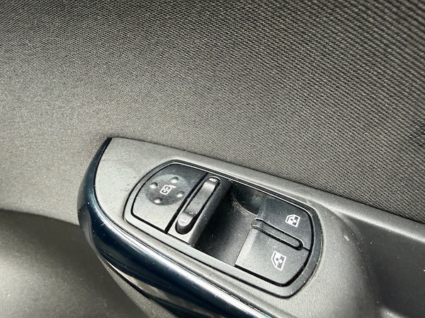 Used Vauxhall Corsa 2015 for sale - 76149179: Photo 23