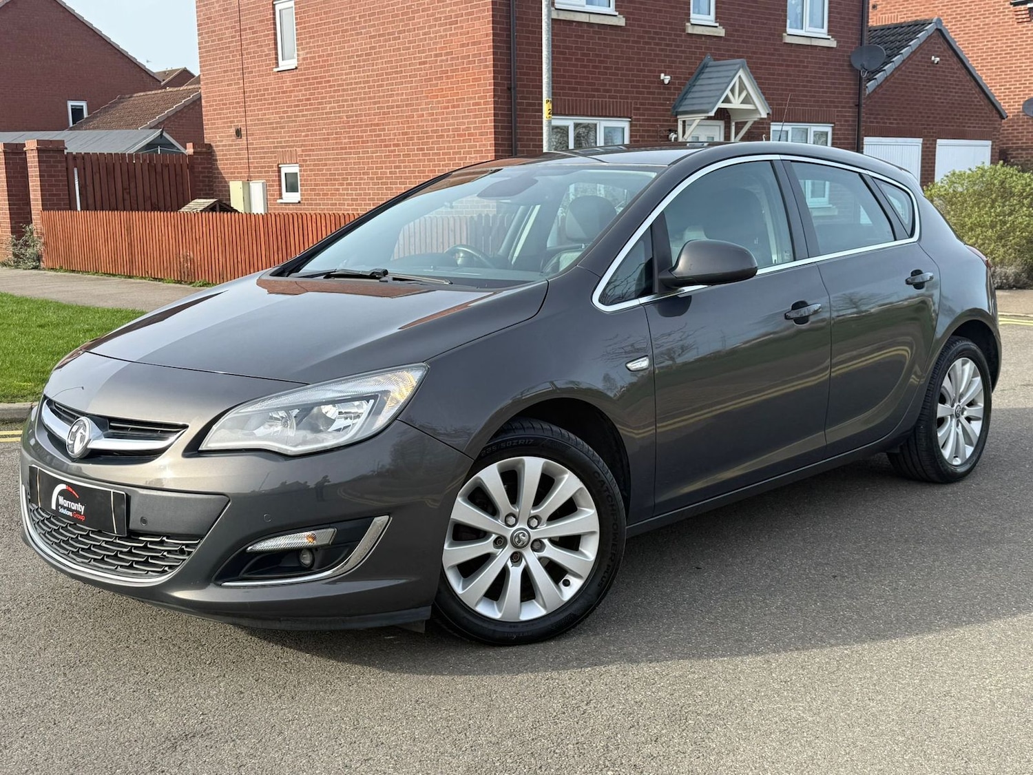 Used Vauxhall Astra 2013 for sale - 77600511: Photo 2