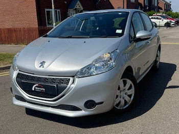 Used Peugeot 208 2014 for sale - 78466960: Photo